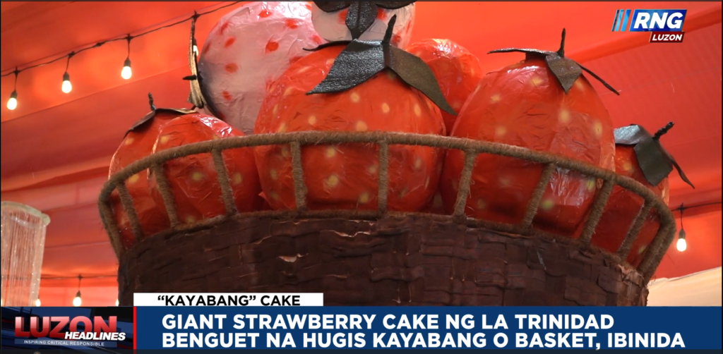 GIANT STRAWBERRY “KAYABANG” CAKE, SHOWCASED IN LA TRINIDAD FESTIVAL ...
